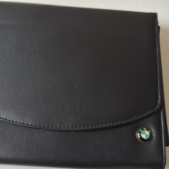 BMW LIFESTYLE Embroidered Adjustable Hat, BMW  Writing Pen & Soft Leather Bifold - Picture 11 of 12